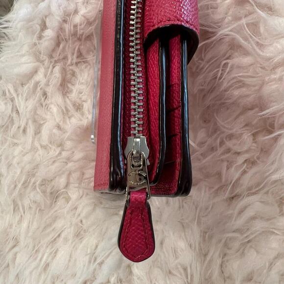 COACH Fuschia Bi Fold Wallet (CHXX030) - Picture 5 of 10